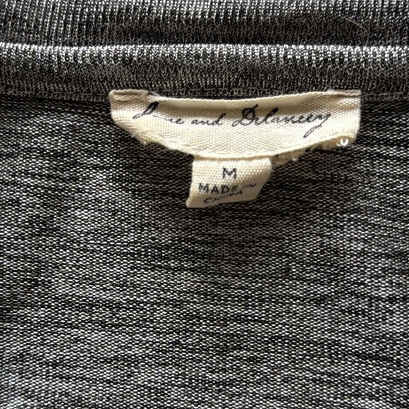 Jane & Delancey Gray Shimmer Twist Knotted Top Lightweight Long Sleeve Sz M - Picture 7 of 12